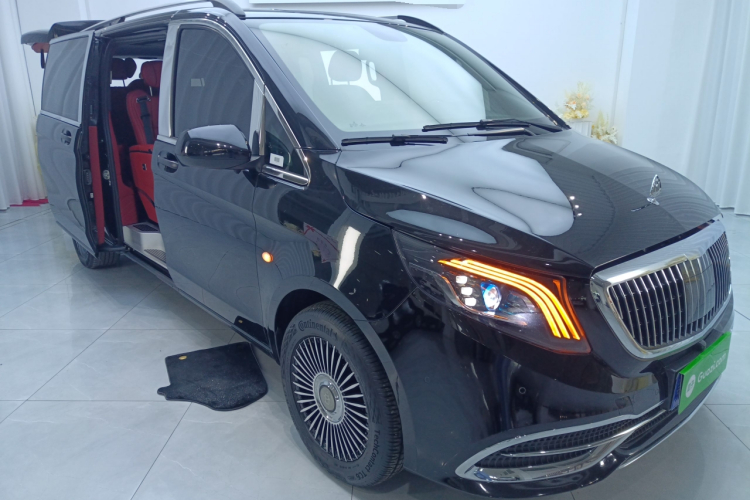 奔驰 威霆 2021款 2.0T 商务版 7座车身外观3