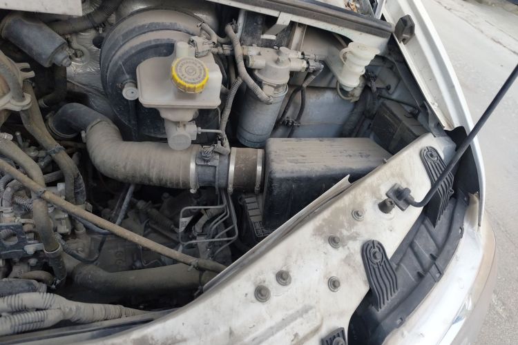 东风御风 御风 2021款 2.0T动力王前驱物流车长轴中顶6-9座国VI ZD20局部细节9007