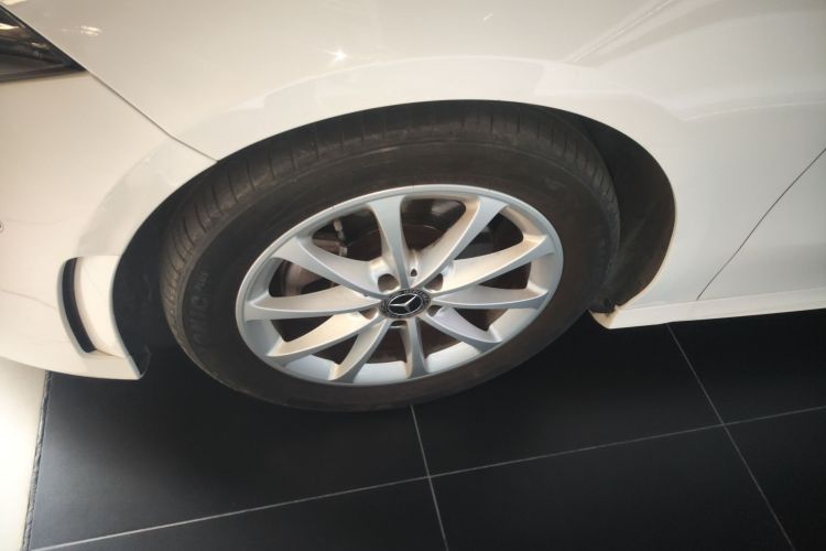 奔驰A级 2021款 A 200 L 运动轿车时尚型车身外观6002