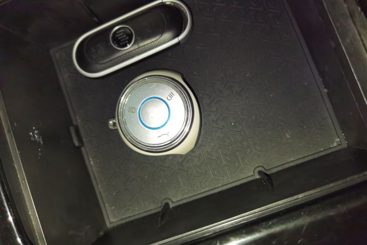 哪吒汽车 哪吒U 2021款 Pro 400 巡航版中控内饰11