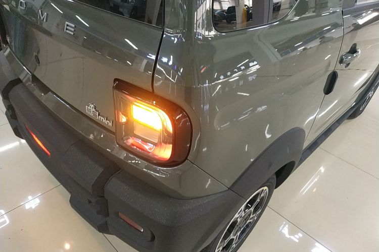 吉利银河 2025款 210km 熊猫骑士车身外观9