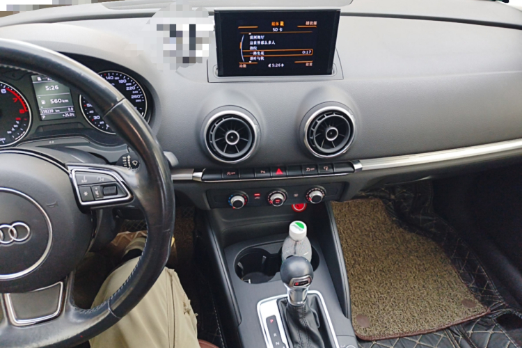 奥迪A3 2016款 Sportback 35 TFSI 领英型中控内饰16