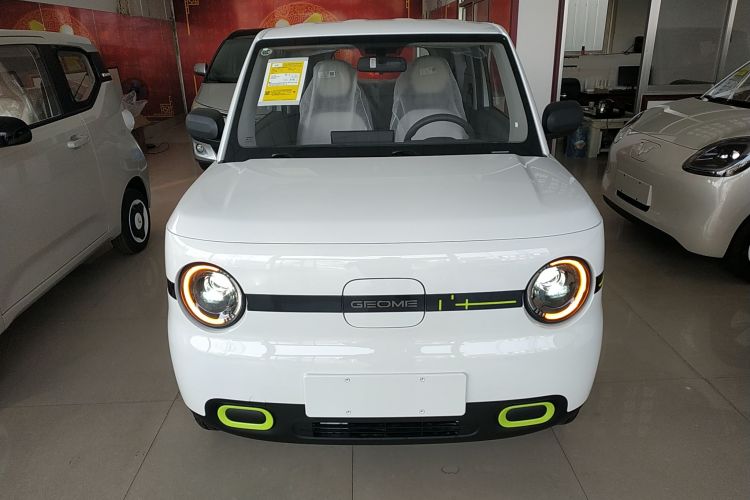 吉利银河 熊猫 2025款 210km 元气熊车身外观2