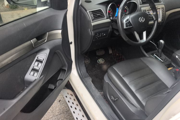 北京汽车 绅宝X65 2015款 2.0T 自动精英型中控内饰20