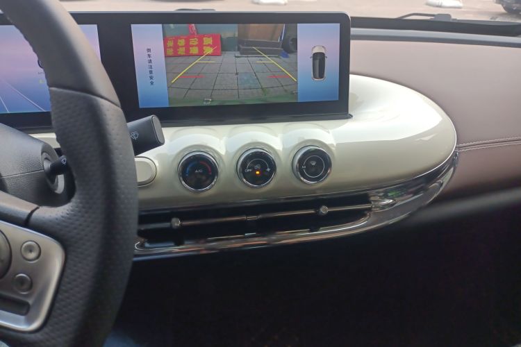 五菱汽车 五菱缤果 2023款 333km 灵犀互联款中控内饰16