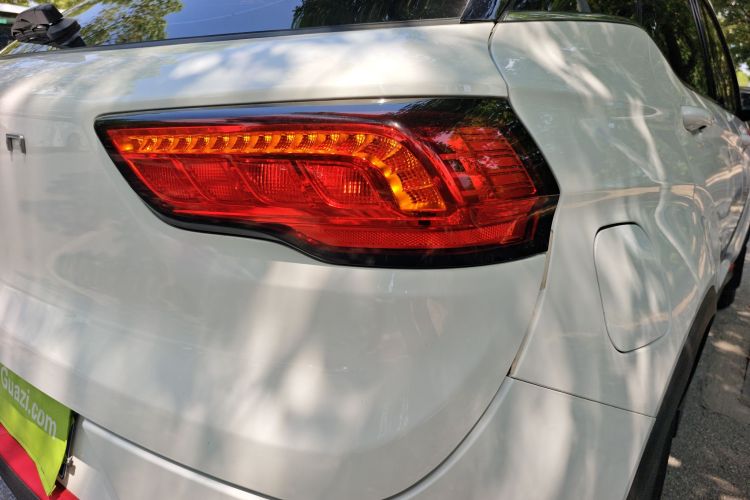 东风风光 风光500 2022款 1.5L CVT悦享型车身外观9