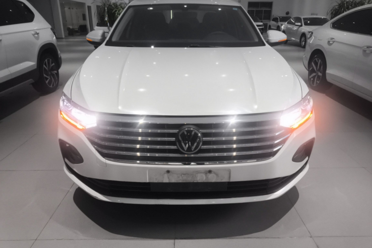 大众 朗逸 2023款 改款 1.5L 自动得逸版车身外观2