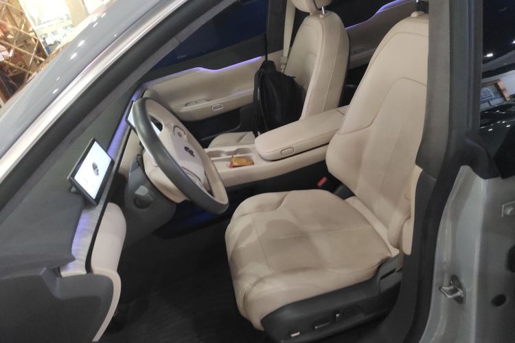 蔚来ET7 2022款 75kWh中控内饰19