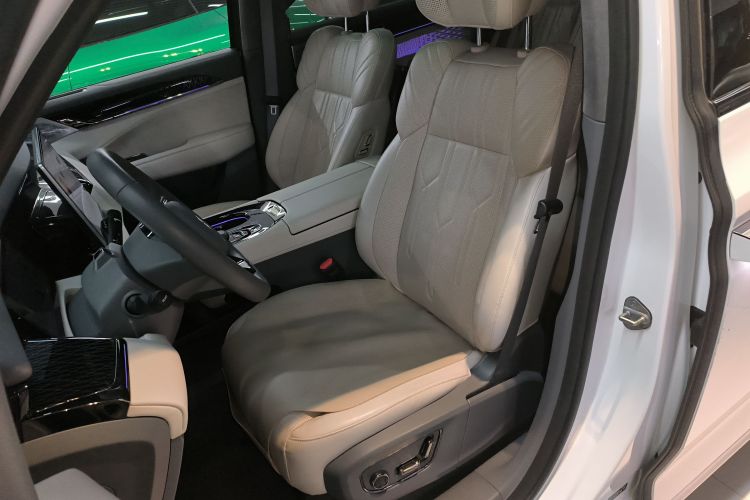 极氪009 2022款 WE版中控内饰19