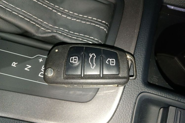 奥迪Q3 2022款 40 TFSI 时尚动感型中控内饰7001