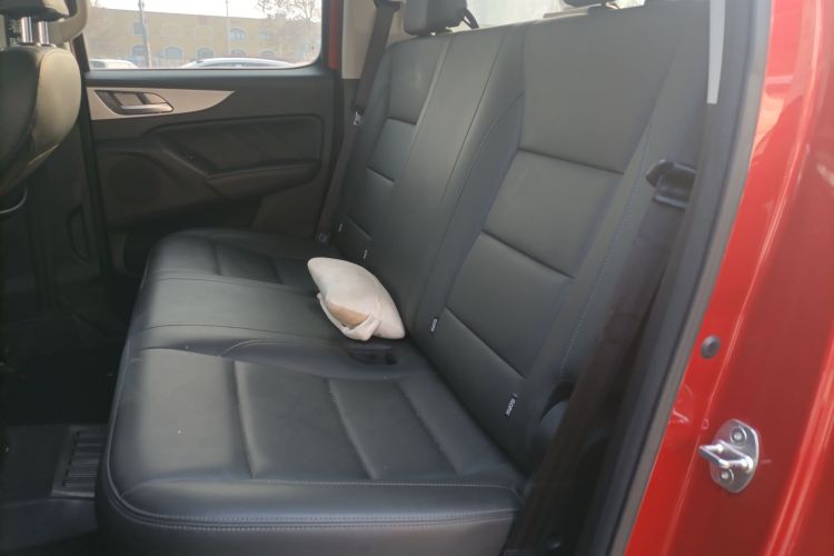 长城 炮 2019款 2.0T商用版手动柴油两驱精英型长箱GW4D20M中控内饰7004