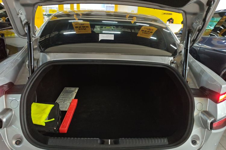 小鹏P7 2022款 670E+局部细节23