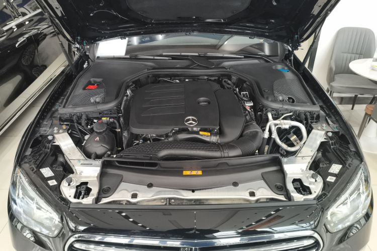 奔驰E级 2023款 E 300 L 时尚型机舱底盘24