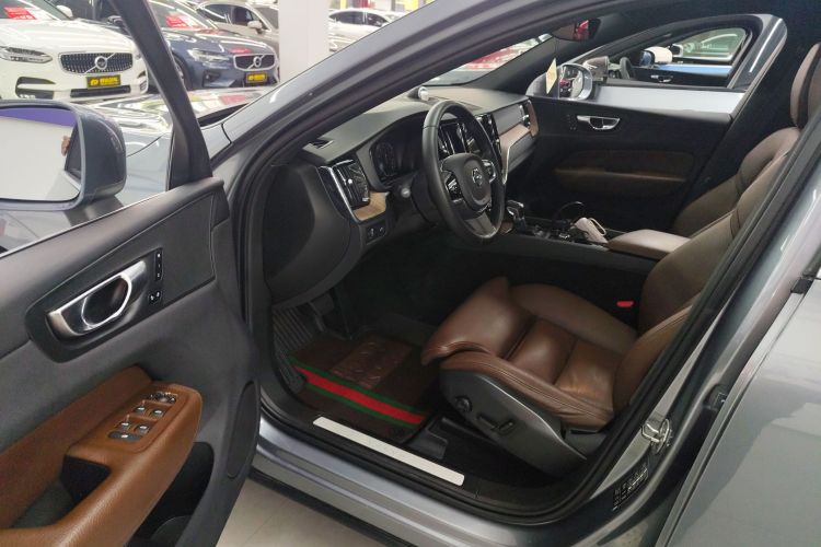 沃尔沃XC60 2021款 T5 四驱智远豪华版中控内饰7003