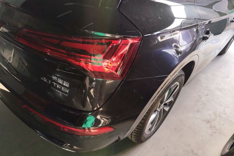 奥迪Q5L 2025款 40 TFSI 豪华动感型车身外观9