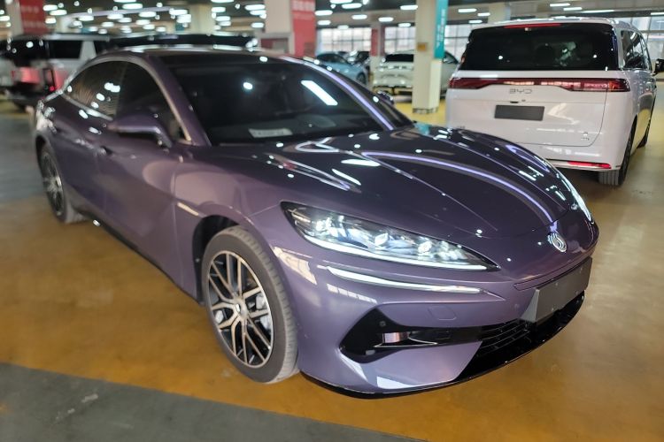 腾势Z9 2024款 1100km 四驱Max版车身外观3