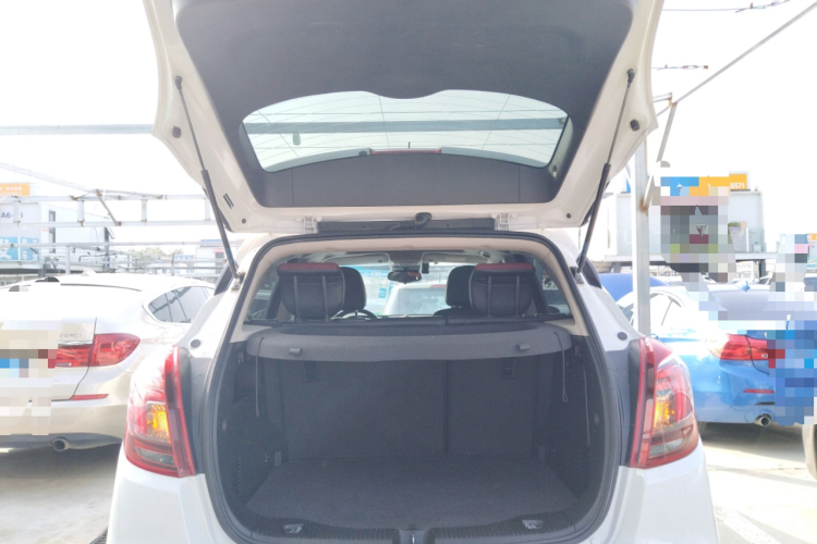 别克 昂科拉 2017款 18T 自动两驱都市精英型机舱底盘23