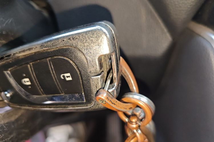 丰田 RAV4荣放 2023款 2.0L CVT两驱都市版中控内饰11