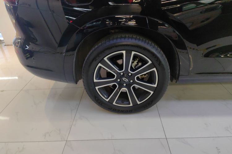 鸿蒙智行 问界M7 2024款 1.5T 智驾四驱Ultra版 5座车身外观6003