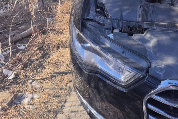 奥迪A6L 2012款 30 FSI 舒适型车身外观8