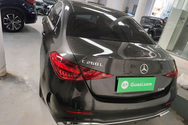 奔驰C级 2025款 改款 C 260 L 运动版车身外观6