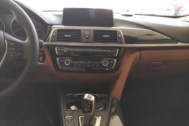 宝马3系 2016款 320Li 豪华设计套装局部细节16