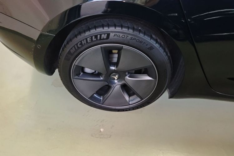 特斯拉 Model 3 2022款 后轮驱动版车身外观56