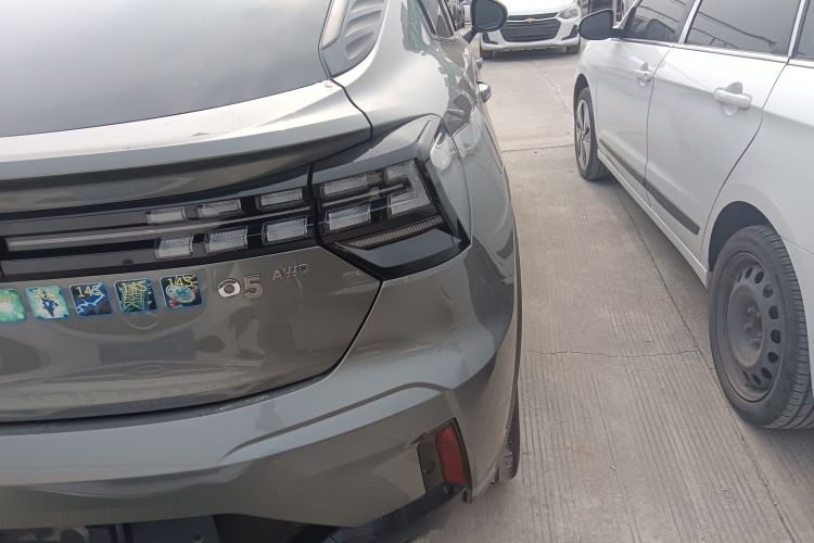 领克05 2020款 2.0TD 四驱劲Halo车身外观9