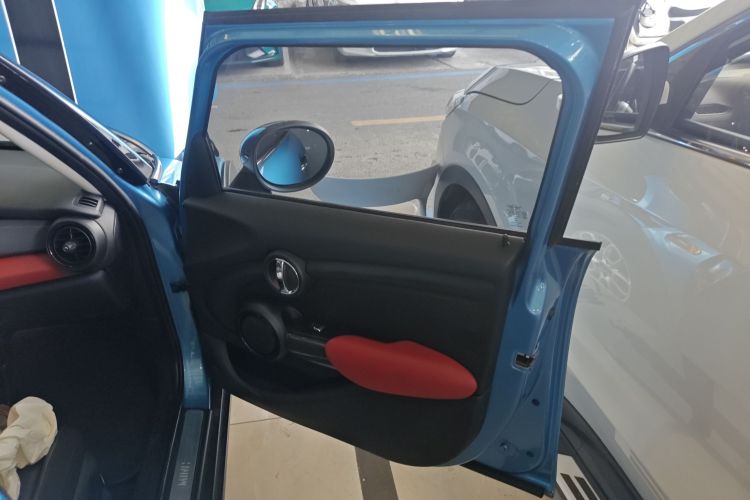 MINI 2015款 1.5T COOPER Fun 五门版中控内饰42