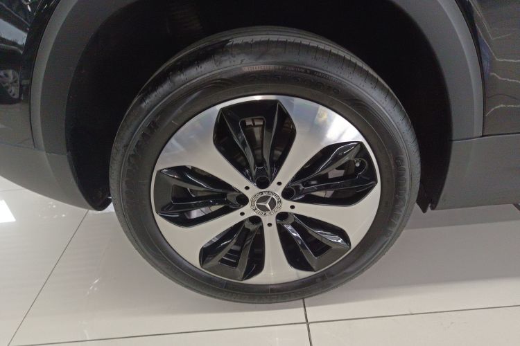 奔驰GLB 2023款 GLB 220 时尚型车身外观6008