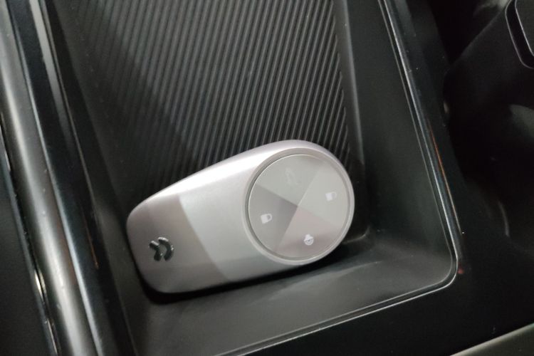 蔚来ES8 2020款 580KM 六座版中控内饰7001