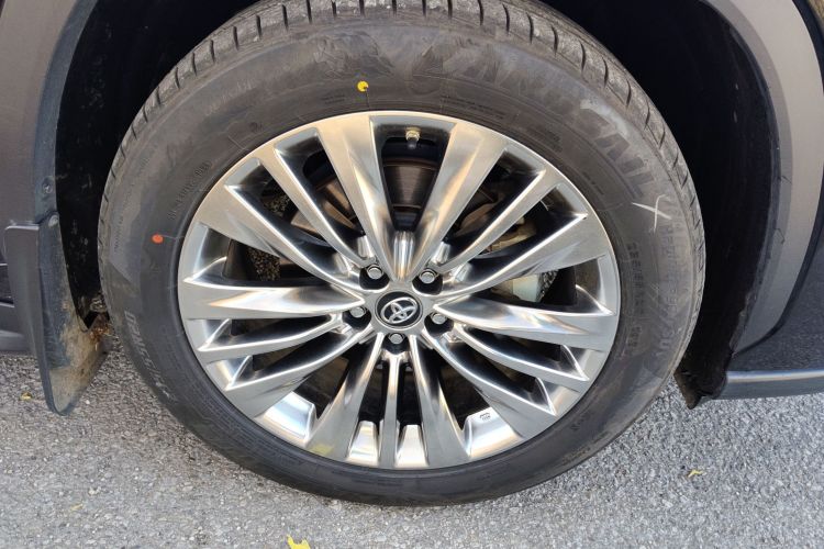 丰田 汉兰达 2023款 2.5L智能电混双擎四驱尊贵版 7座车身外观10