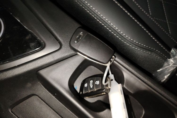 国金汽车 骏行 2023款 标准型中控内饰7001