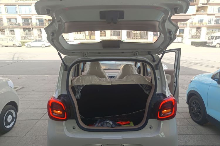 五菱汽车 宏光MINIEV 2025款 四门版 进阶款机舱底盘23