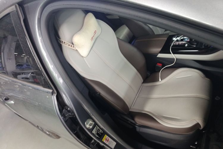 比亚迪 秦PLUS 2024款 荣耀版 DM-i 55KM领先型局部细节41