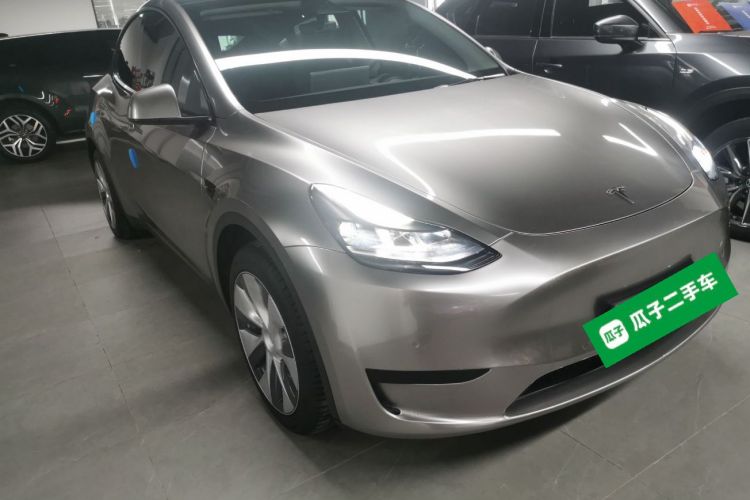 特斯拉 Model Y 2022款 改款 后轮驱动版车身外观3