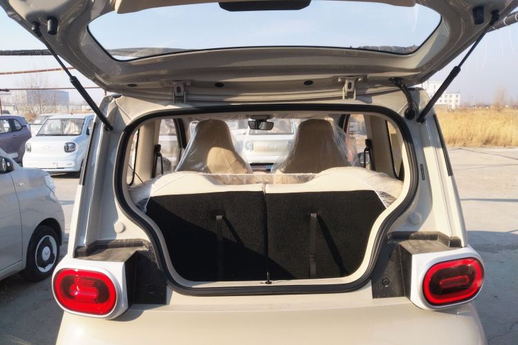 五菱汽车 宏光MINIEV 2024款 第三代 215km 青春版机舱底盘23