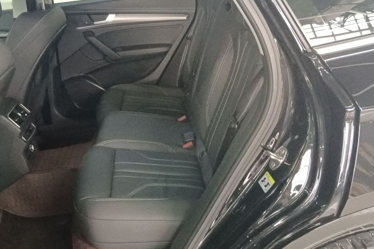 奥迪Q5L 2022款 改款 40T 豪华动感型中控内饰21