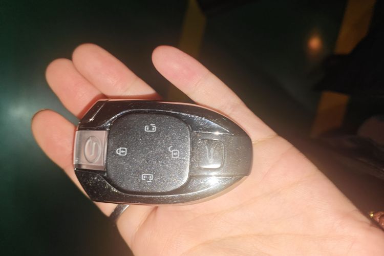 广汽传祺 传祺M8 2018款 320T 旗舰版中控内饰11