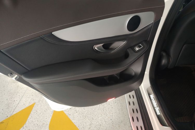 奔驰GLC 2020款 GLC 260 L 4MATIC 动感型中控内饰49