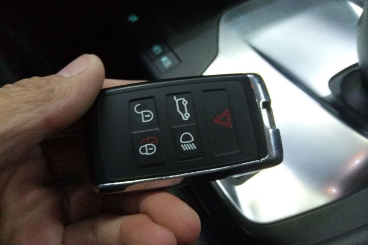 捷豹E-PACE 2018款 P200 S 国VI中控内饰7001