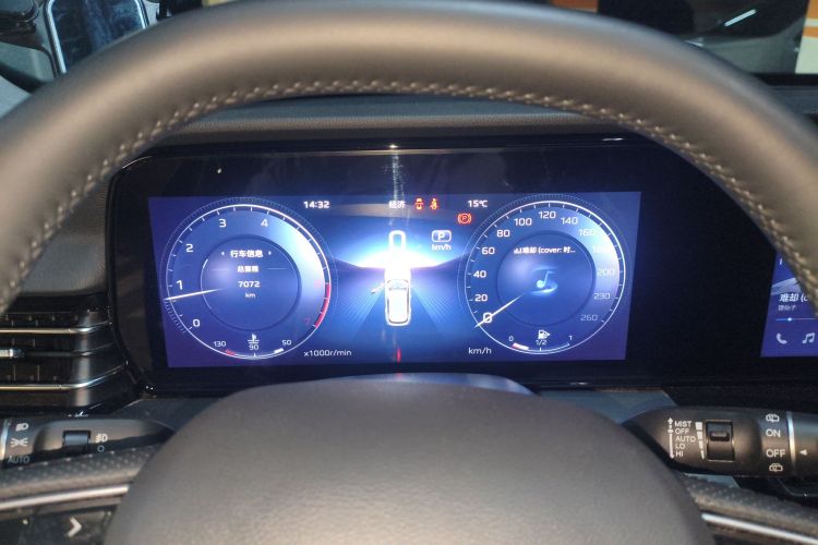 红旗HS5 2023款 2.0T 旗享Pro版中控内饰14