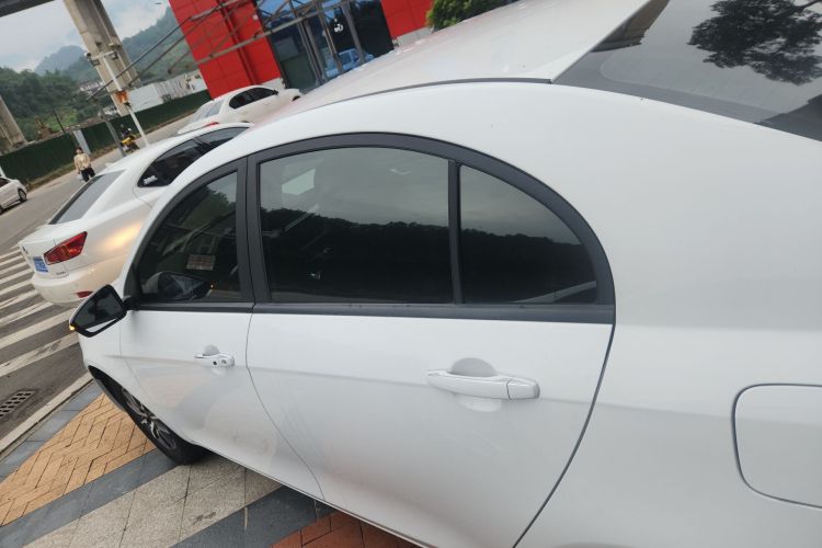 吉利汽车 帝豪 2019款 领军版 1.5L CVT豪华型 国VI车身外观4