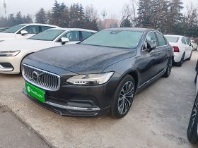 沃尔沃S90 2025款 B5 智逸豪华版