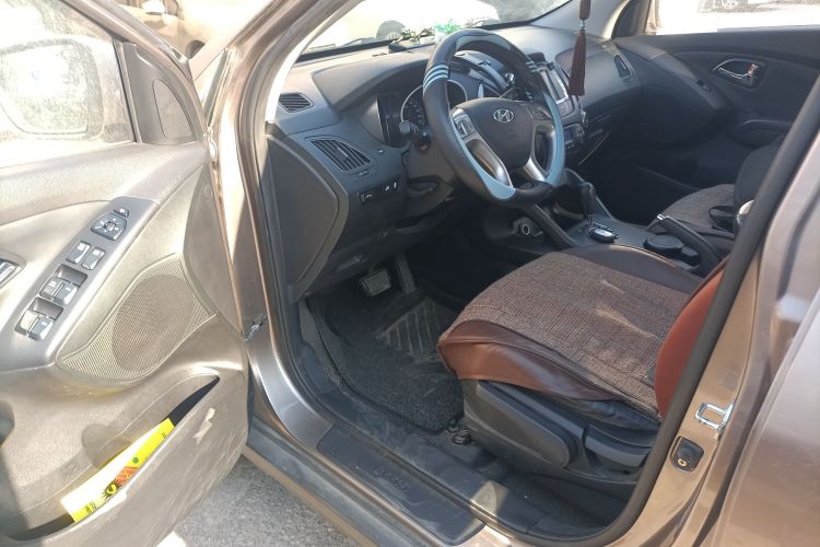 北京现代ix35 2013款 2.0L 自动两驱智能型GLS 国IV中控内饰20