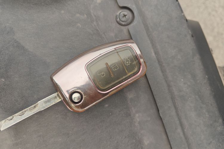 福特 福克斯 2013款 两厢经典 1.8L 自动基本型中控内饰11