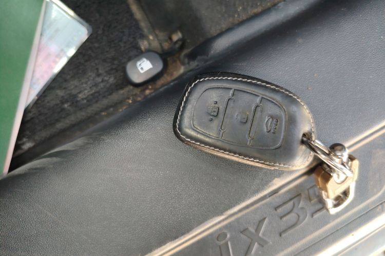 北京现代ix35 2015款 2.0L 自动两驱智能型 国IV中控内饰11