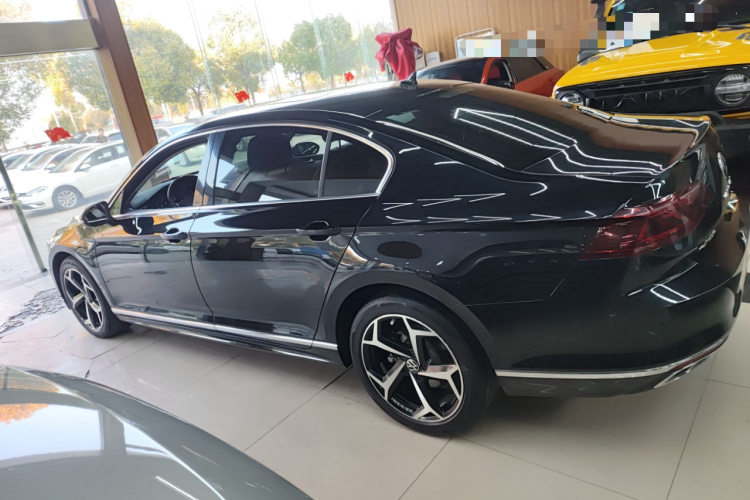 大众 迈腾 2025款 改款 众享款 330TSI DSG豪华型车身外观4