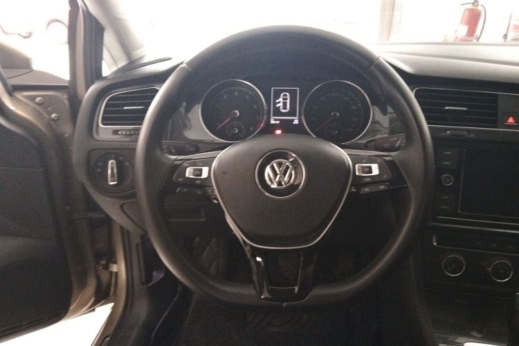 大众 高尔夫 2019款 280TSI DSG舒适型 国V中控内饰13