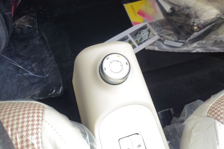 五菱汽车 宏光MINIEV 2024款 第三代 215km 青春版中控内饰18